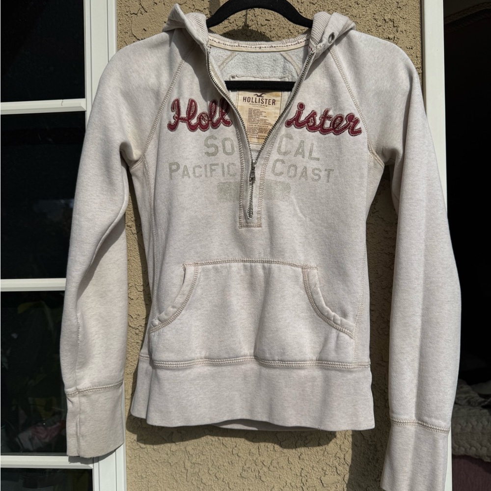 Hollister Vintage Y2K Half Zip Women's Hoodie | cream sweatshirt with maroon